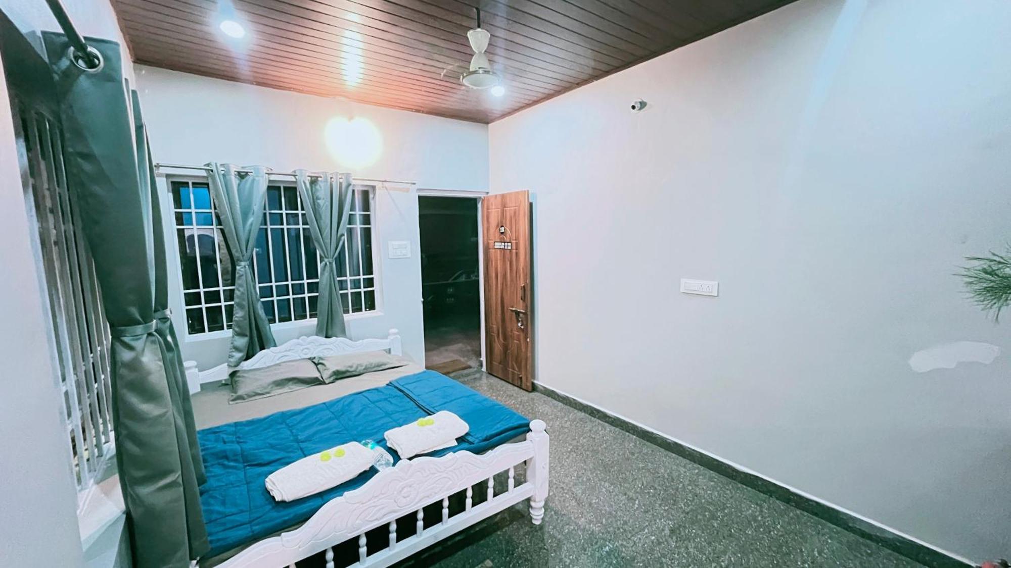Nidisha Rooms Gokarna  Exterior foto